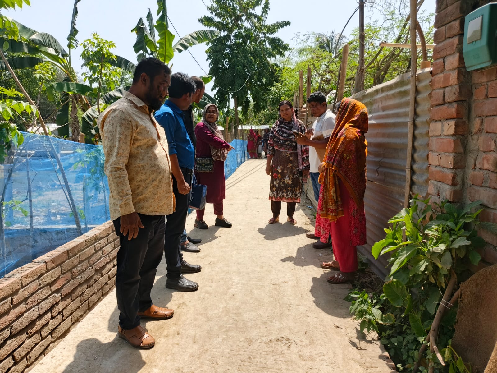 আলমডাঙ্গা পৌরসভার ১নং ওয়ার্ড গোবিন্দপুর মাঠপাড়া নিম্নআয় এলাকার উন্নয়ন চিত্র ( কাজের আগের ছবি ও পরের ছবি)